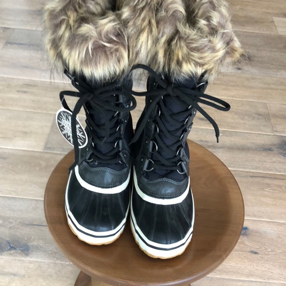 Faux Fur Top Winter Boots - Picture 1 of 7